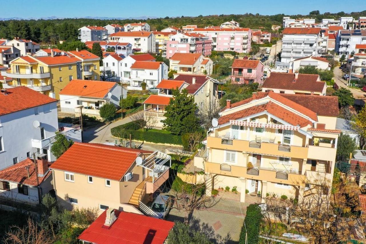 Apartments Mira Zara Esterno foto